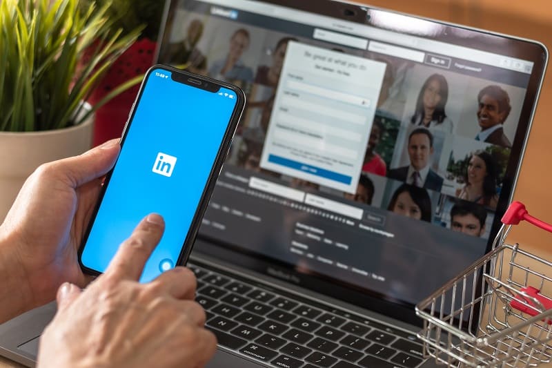 linkedIn profile tips for job seekers